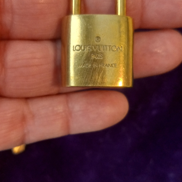 LV lock and key - Picture 2 of 4